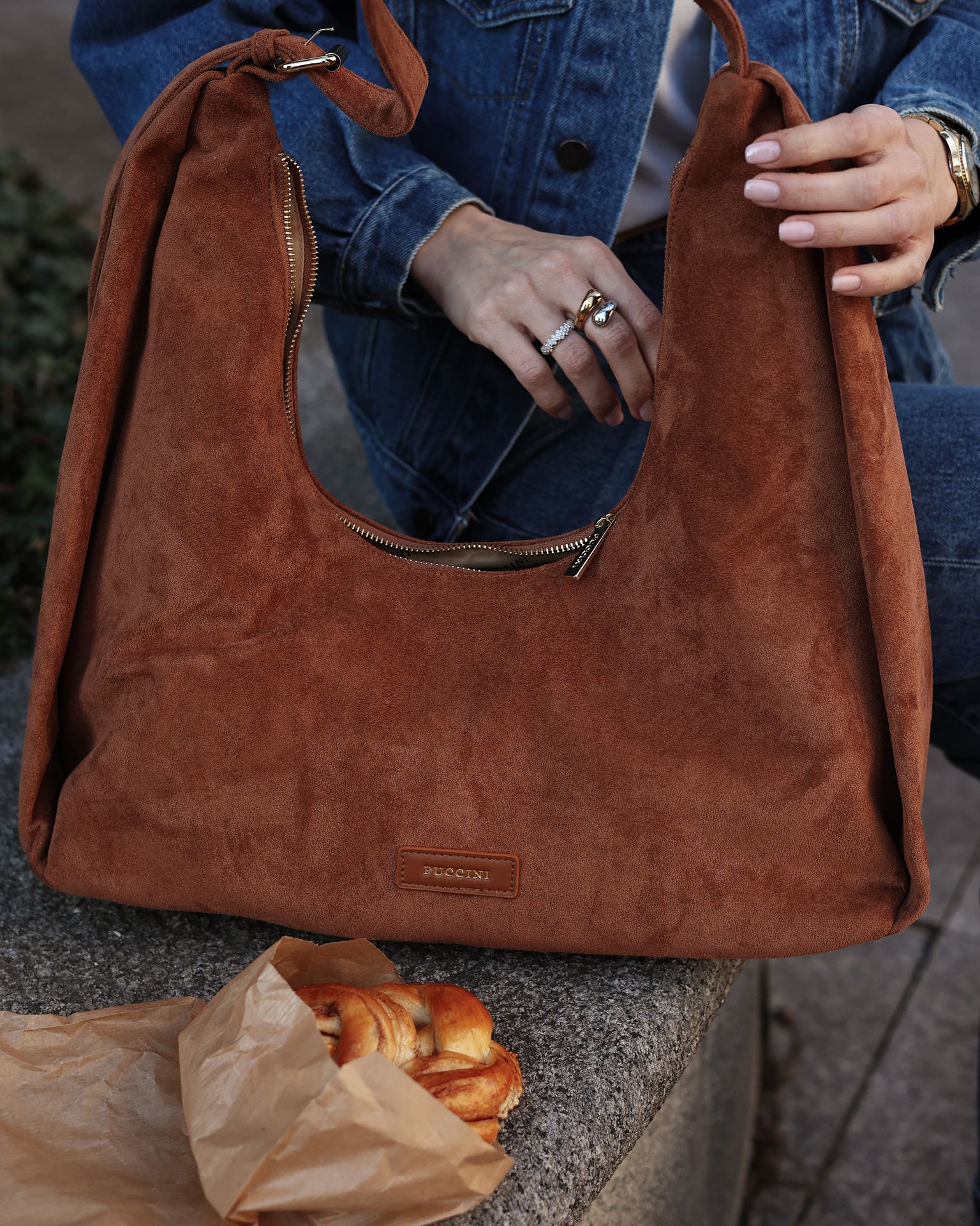 Dámská hobo taška z ekologického semiše světle hnědá