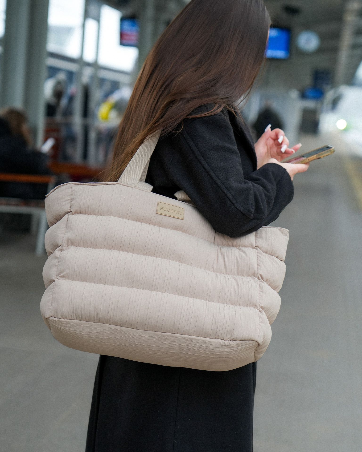 Městská taška s kapsou na laptop 15,6 palce světle béžová