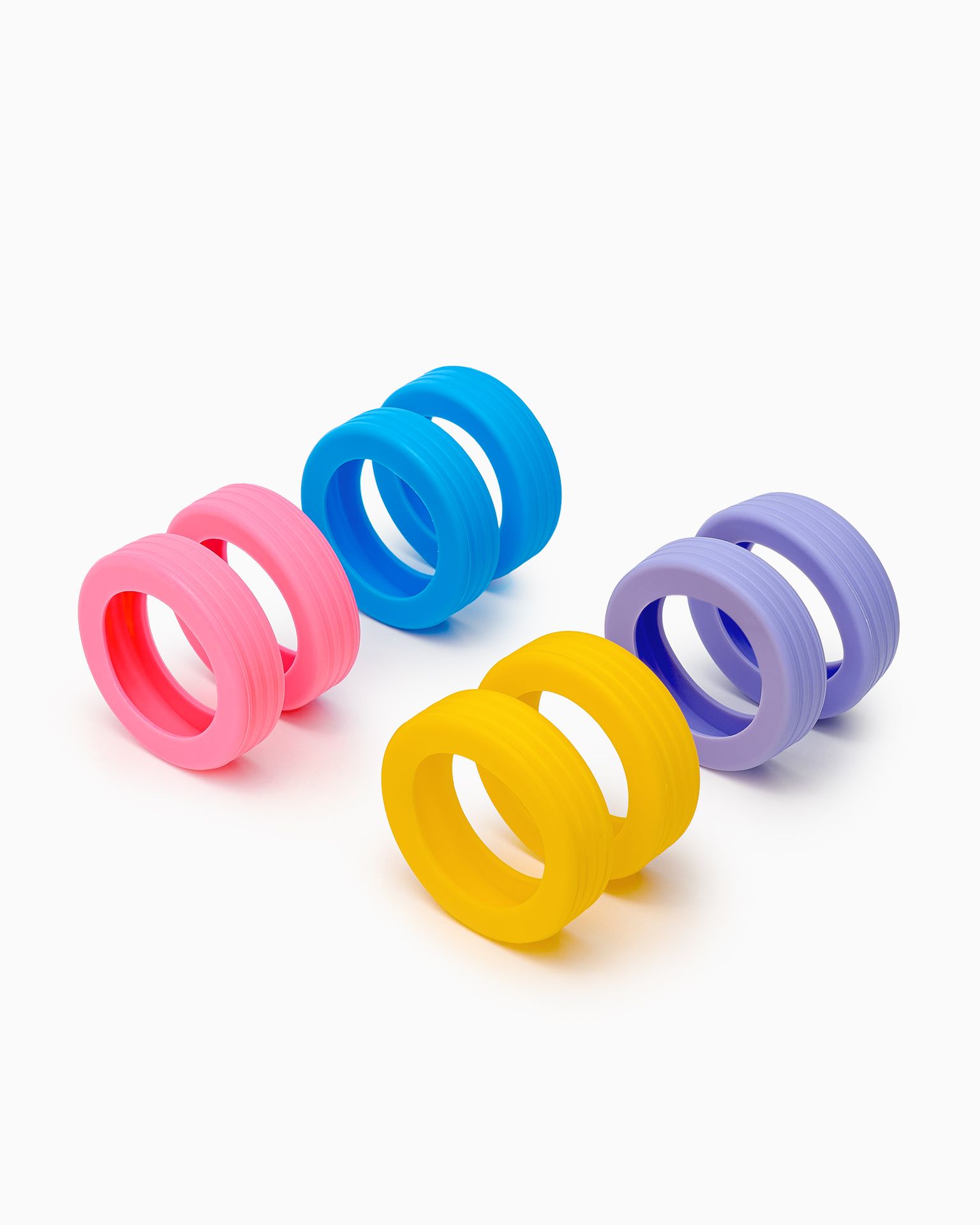 Ochranné kryty na kola vícebarevných kufrů