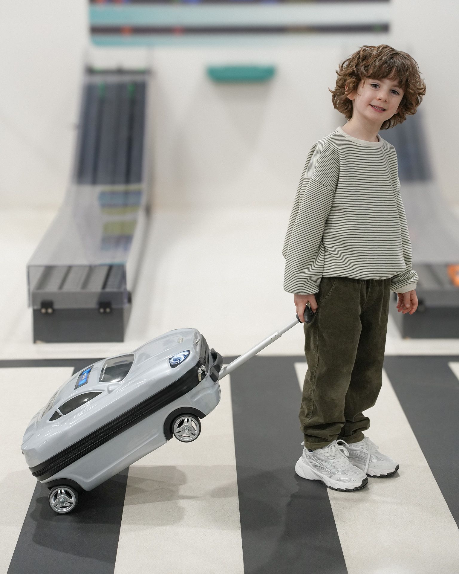 Dětský kabinový kufr šedé autíčko