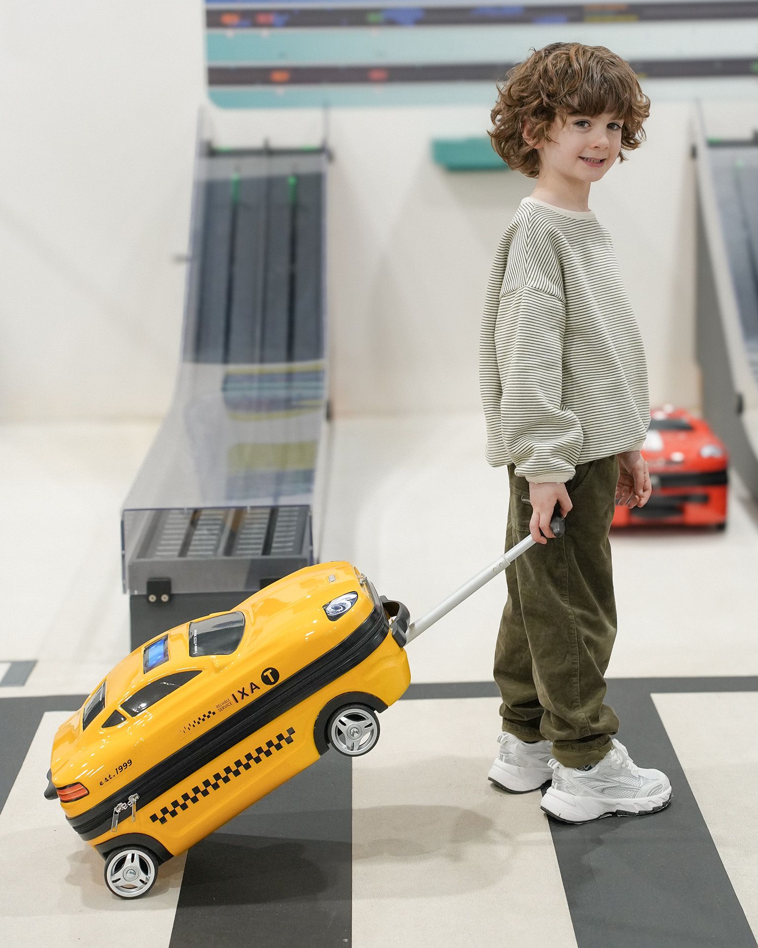 Dětský kabinový kufr žluté autíčko