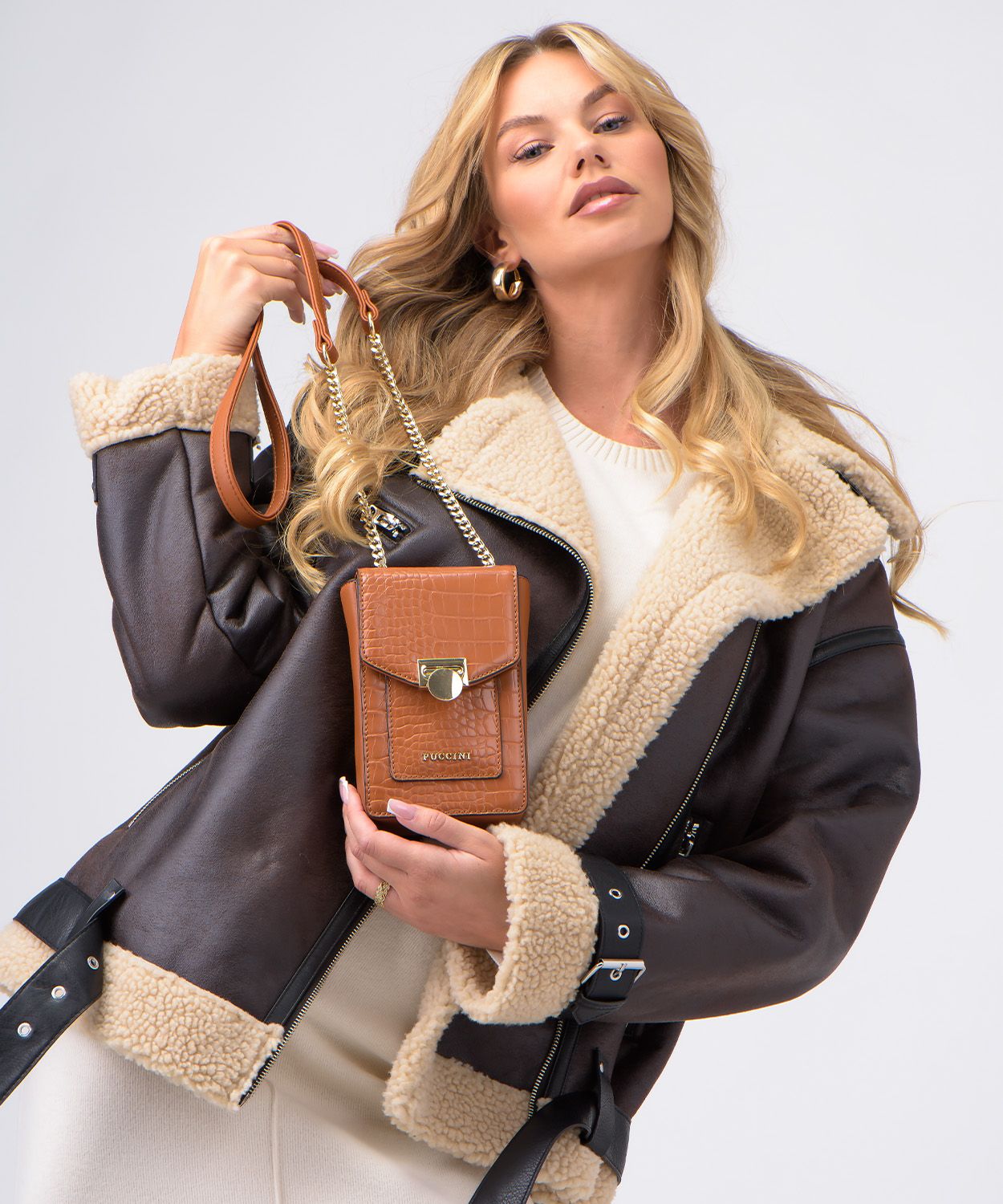 Dámská mini kabelka s řetízkem hnědá