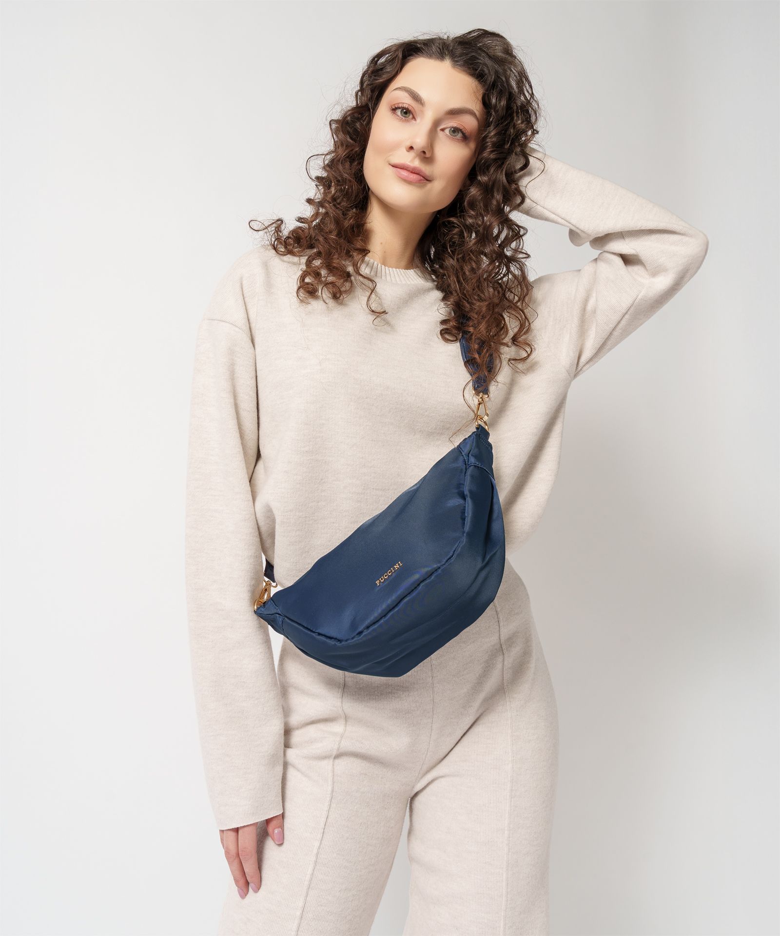 Měkká kabelka Crescent navy blue